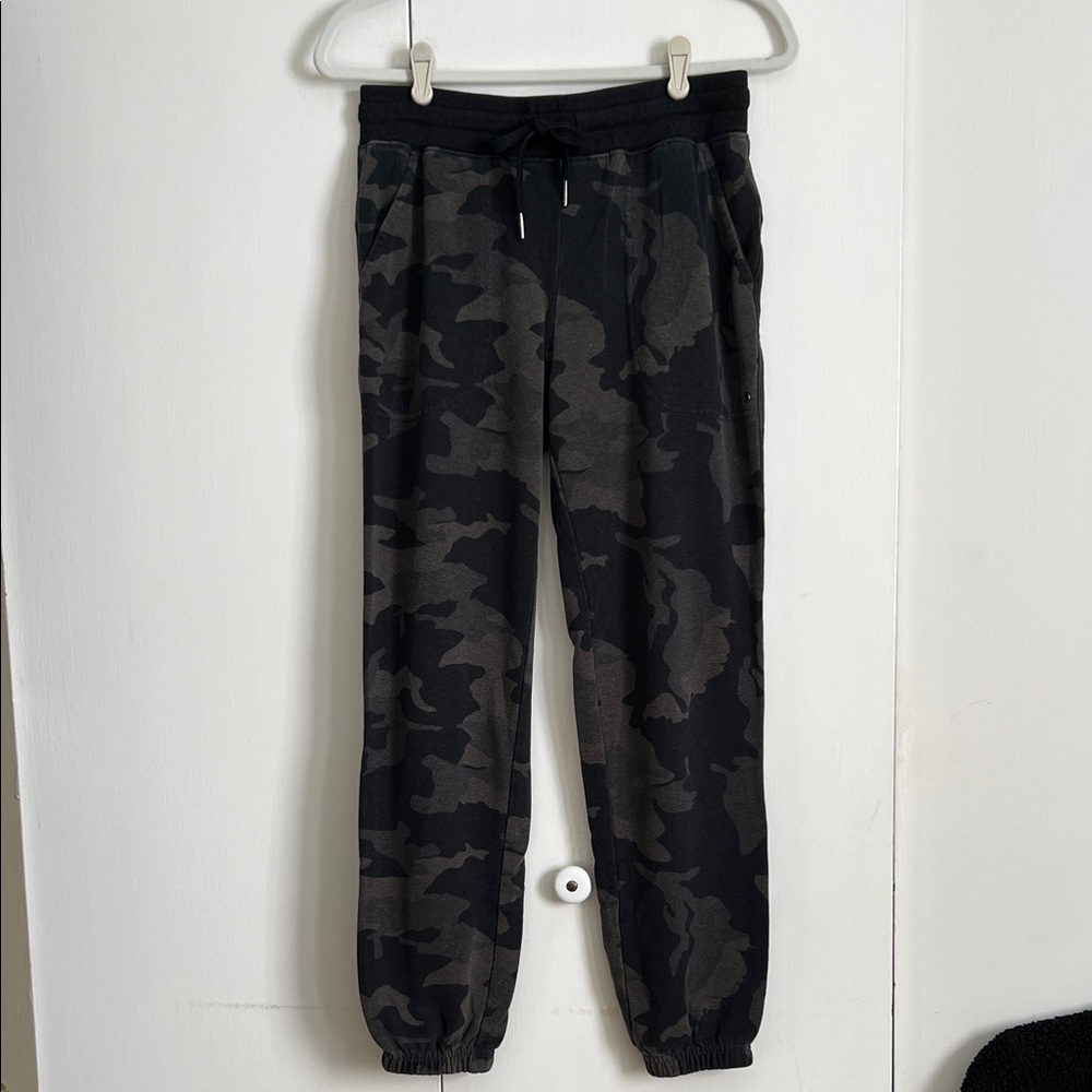 Prana Camo Jogger Pants size S